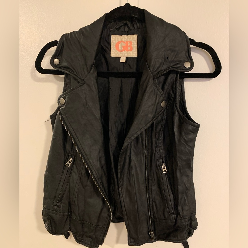 Gianni Bini Black Pleather Sleeveless Vest